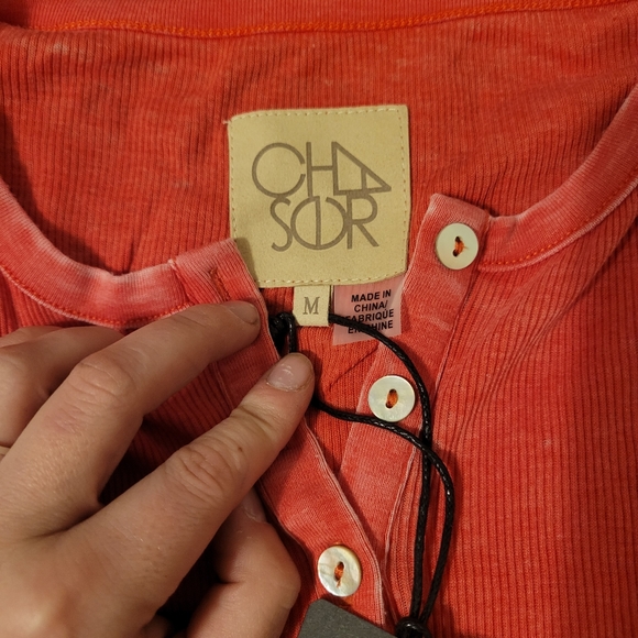 Chaser womans medium vneck button top with drawstring short sleeves - Picture 2 of 4